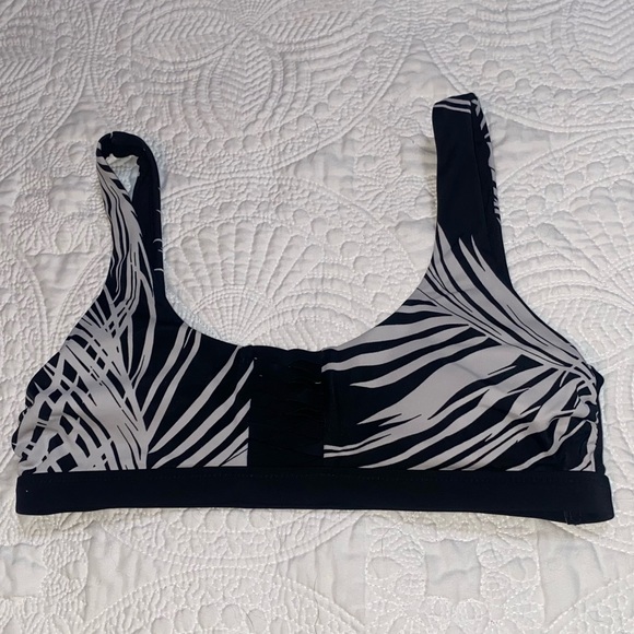 Athleta Other - Athleta women’s bathing suit top